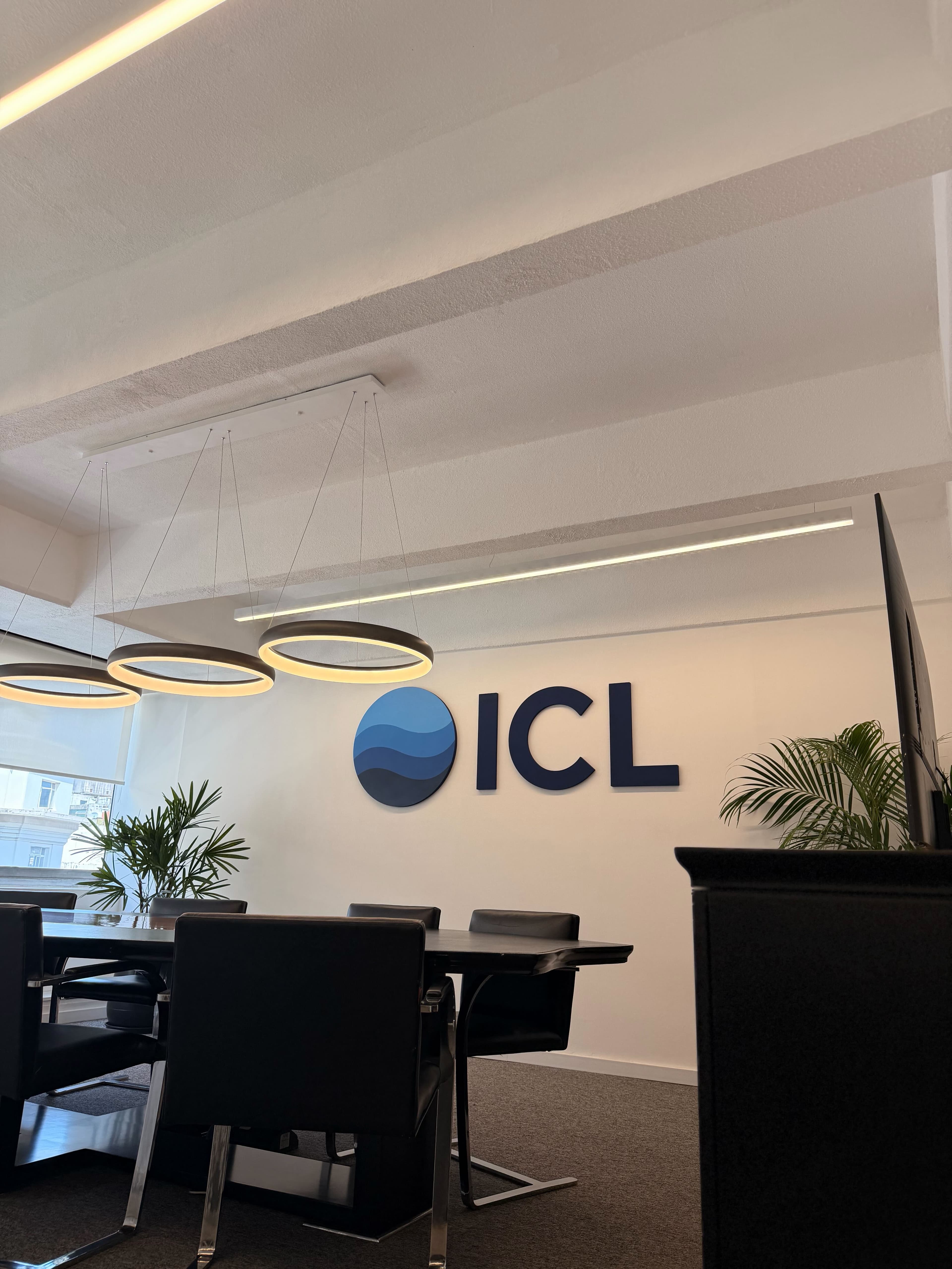 ICL — sala de reuniones
